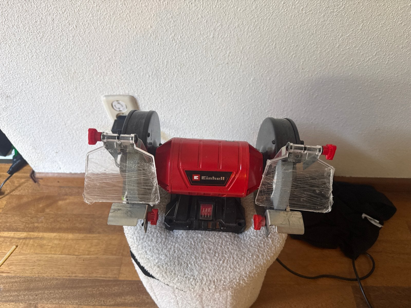Einhell Werkbankslijpmachine - Zo goed als nieuw, Ophalen of Verzenden, Zo goed als nieuw, Minder dan 700 watt, Werkbankslijpmachine