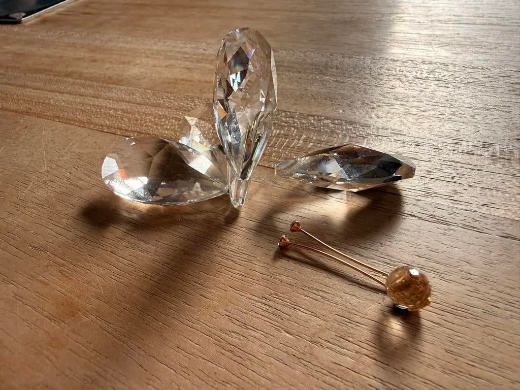 Swarovski vlinder - kapot, voor handige reperateur, Ophalen of Verzenden, Gebruikt, Figuurtje