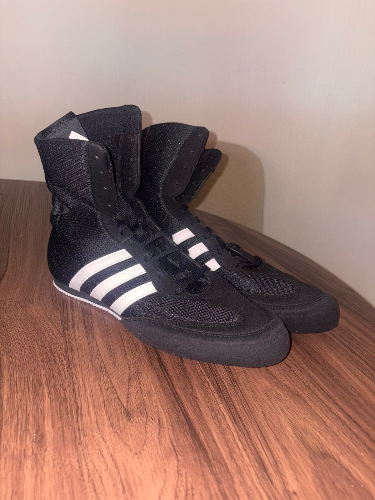 Adidas Box Hog 2, Maat 44 2/3 (nooit gedragen), Ophalen of Verzenden, Nieuw, Boksschoenen