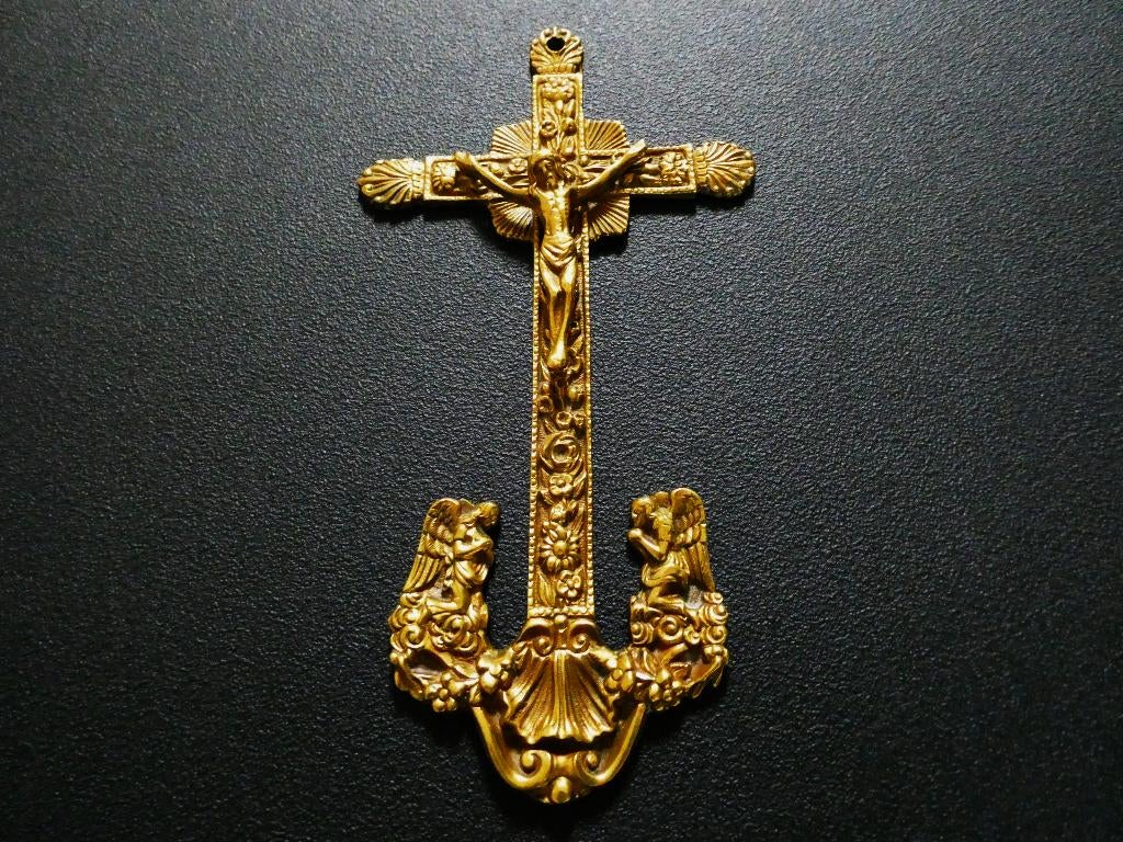 Messing kruis Corpus Jezus / 2 engelen Jacobsschelp floraal, Ophalen of Verzenden
