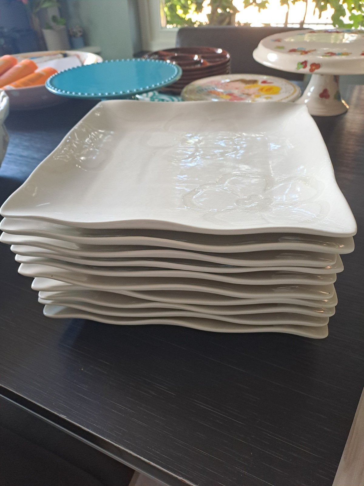 18 stuks, borden met bloemmotief, grote schaal en 7 bakjes, Ophalen, Porselein, Overige stijlen, Bord(en)