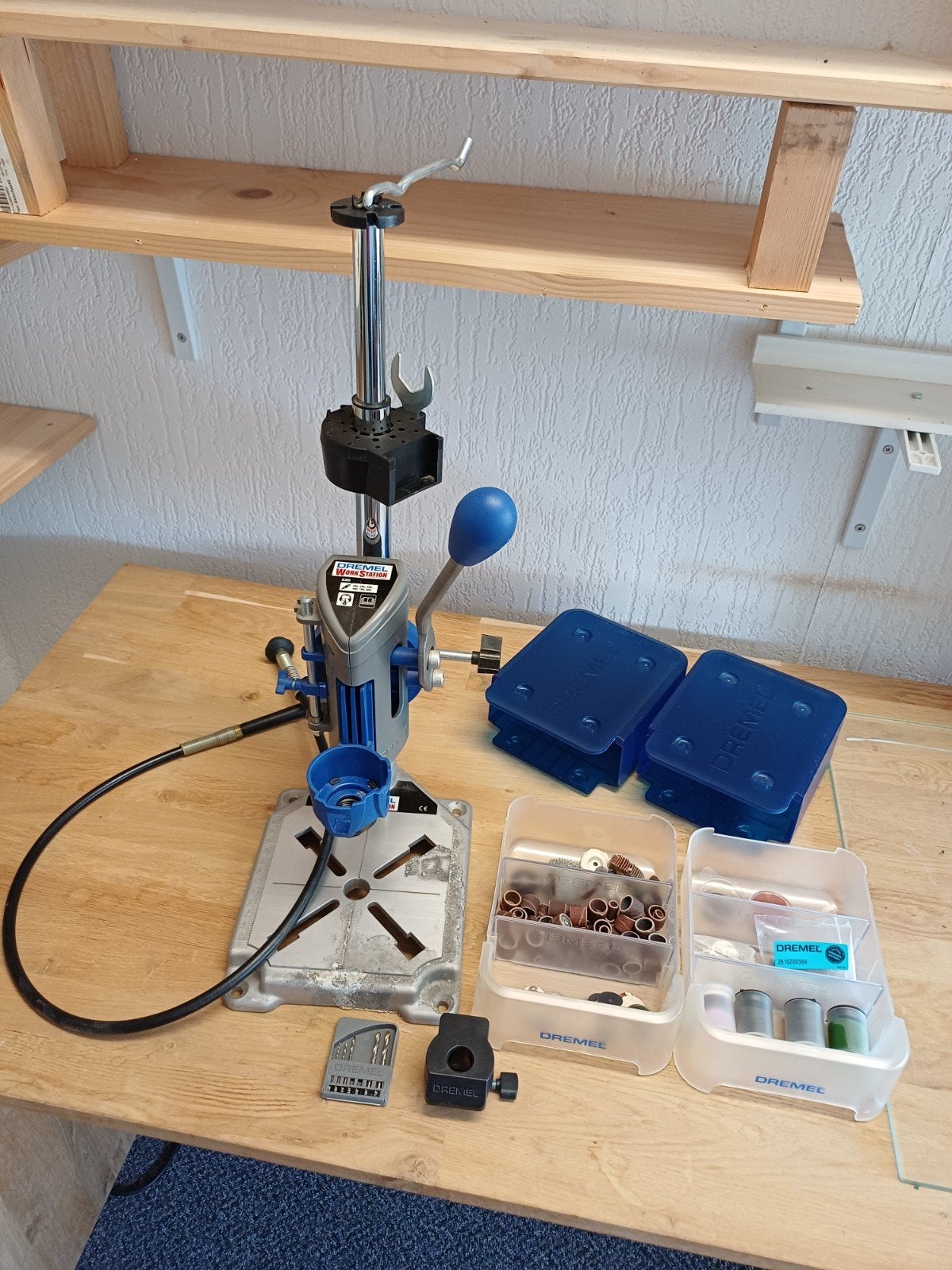 Dremel,workstation met accessoires., Ophalen, Gebruikt