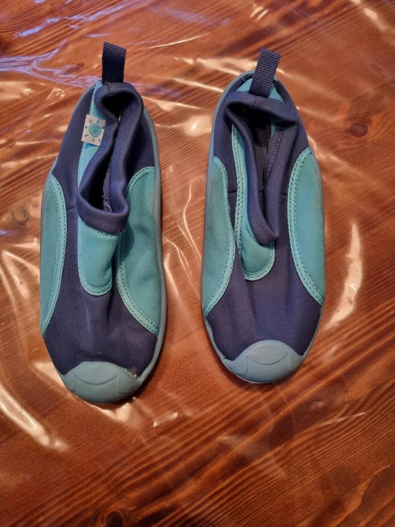 Mooie blauwe zwem schoenen maat 30, Jongen of Meisje, Schoenen, Ophalen of Verzenden, Zo goed als nieuw