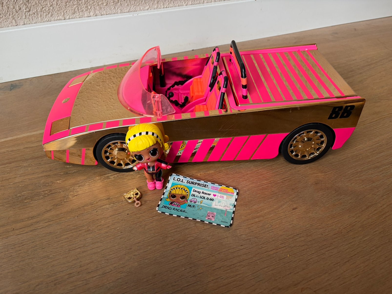 LOL auto/ zwembad incl poppetje, Ophalen of Verzenden, Zo goed als nieuw