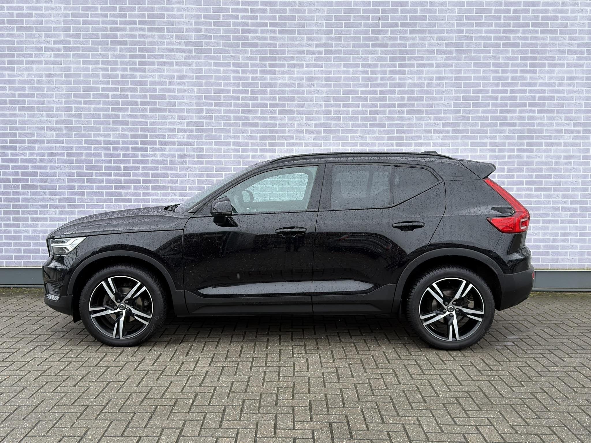 Volvo XC40 1.5 T3 R-Design | Trekhaak | Stoel- en Stuurverwa, 12 maanden, 1525 kg, Gebruikt, Euro 6