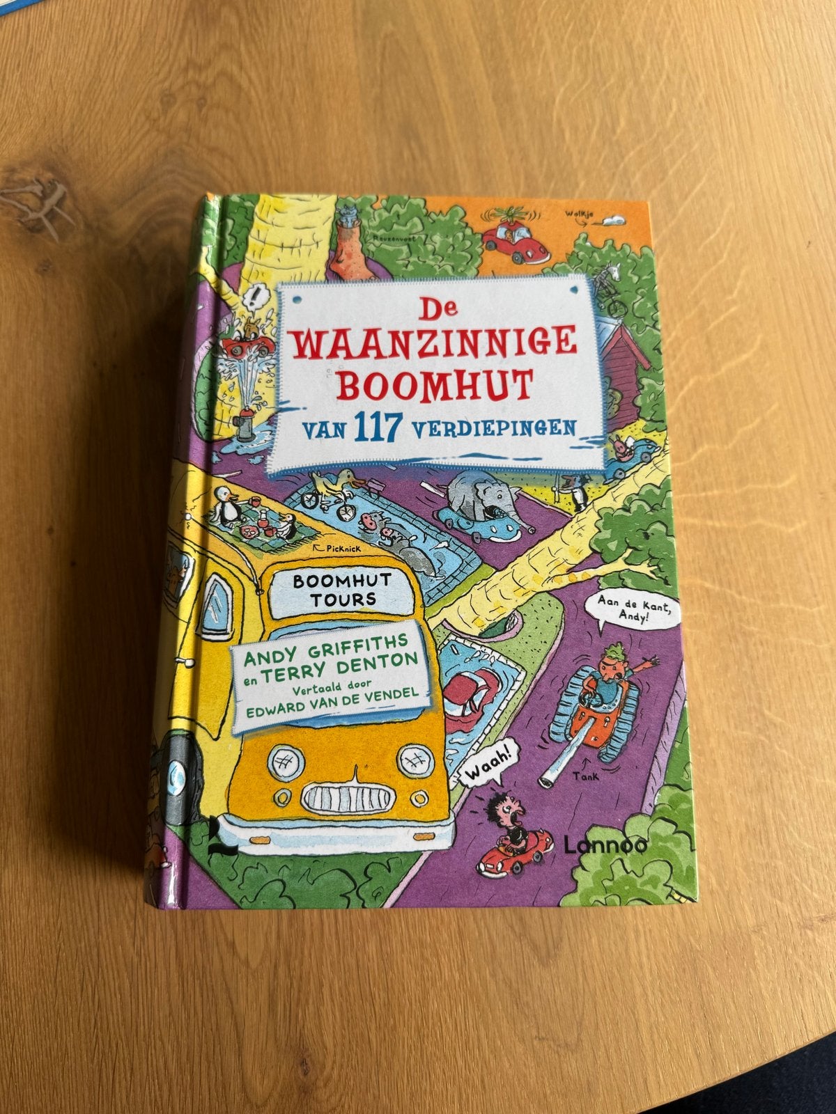 De Waanzinnige Boomhut van 117 Verdiepingen - deel 9, Boeken, Ophalen, Zo goed als nieuw, Fictie algemeen