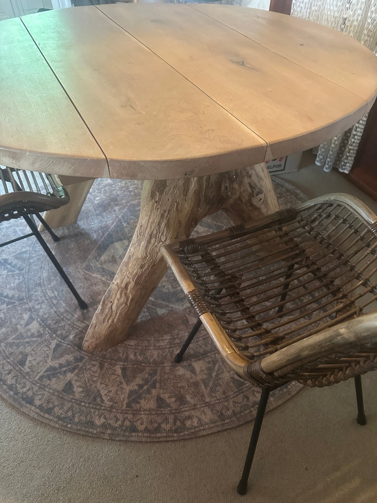 Ronde eikenhouten tafel 130 cm incl 4 stoelen, Ophalen, 100 tot 150 cm, Zo goed als nieuw, Vier personen