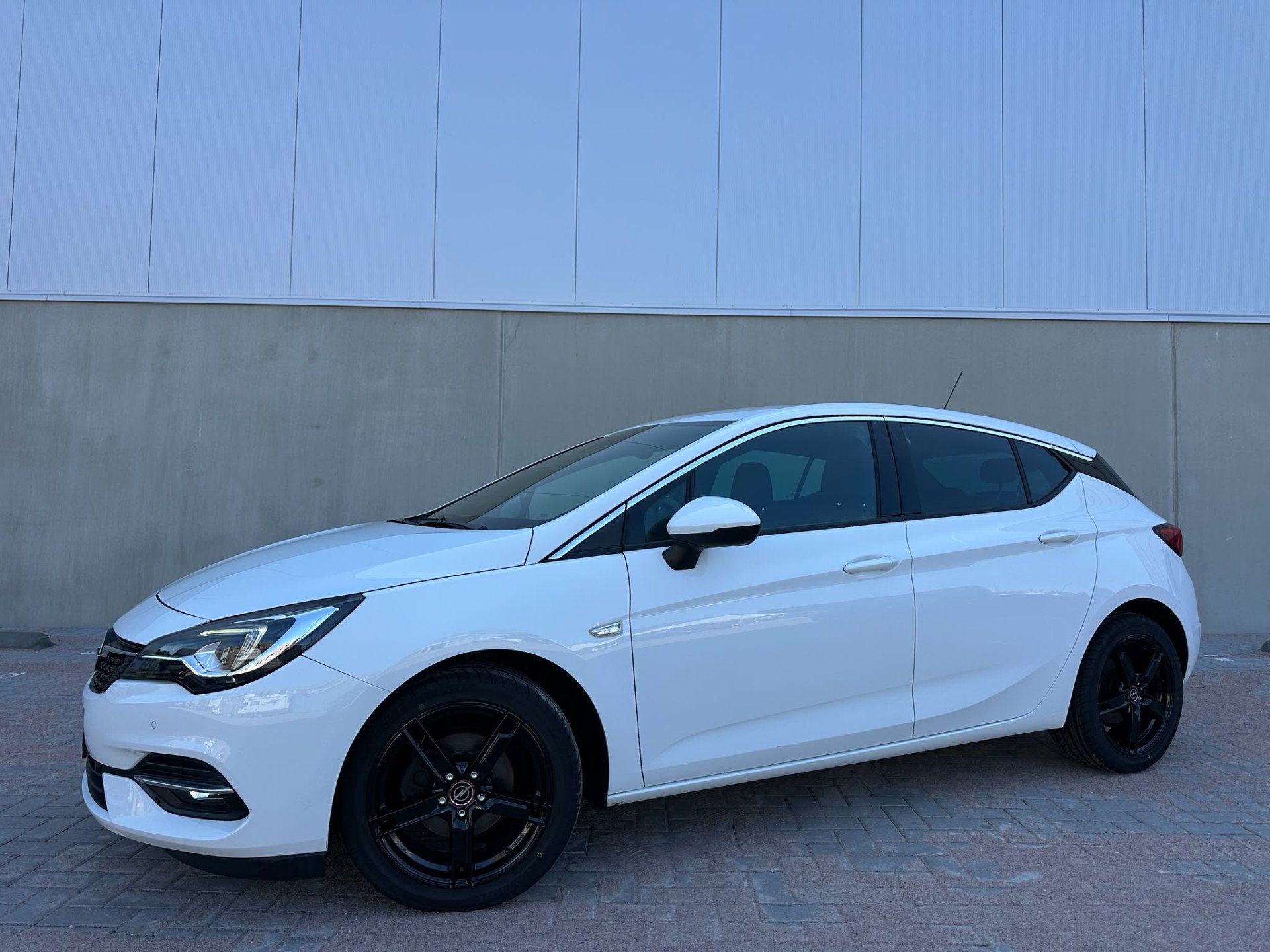 Opel Astra 1.2 Edition Climate C, Cruise C, Navigatie, Camer, Voorwielaandrijving, Stof, Gebruikt, Zwart