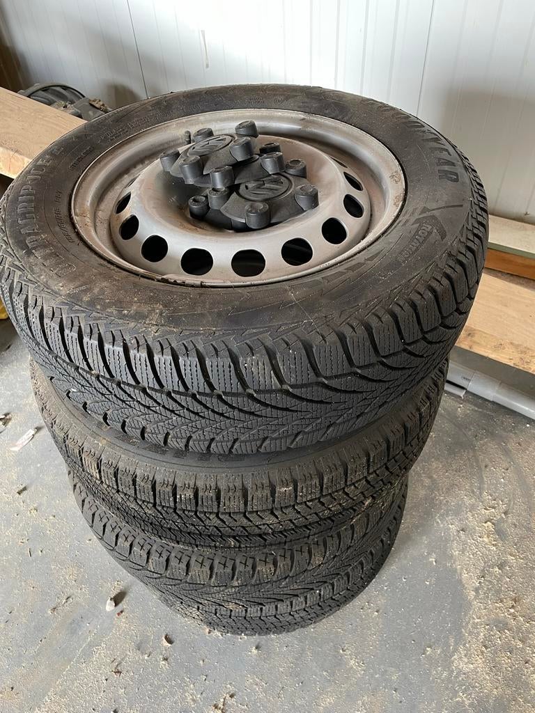Winterbanden met stalen velgen - 195/65R15, Ophalen, 15 inch, Banden en Velgen, Winterbanden