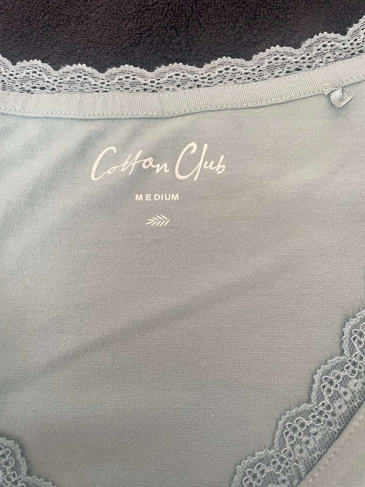 Cotton Club Lichtblauwe Top met Lange Mouwen en Kant, Kleding | Dames, T-shirts, Maat 38/40 (M), Blauw, Ophalen of Verzenden, Zo goed als nieuw