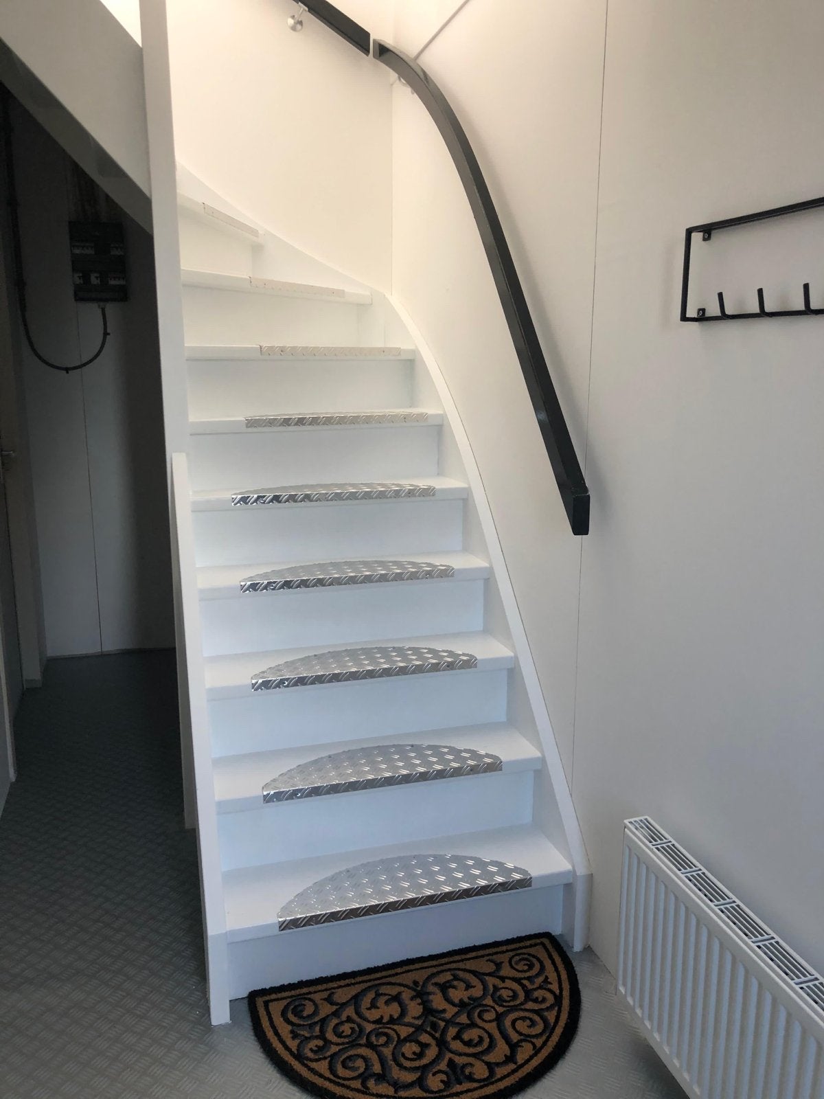 Linksdraaiende trap met 12 treden, 270x90 cm, Doe-het-zelf en Verbouw, Ladders en Trappen, Ophalen, Gebruikt, Trap, 2 tot 4 meter