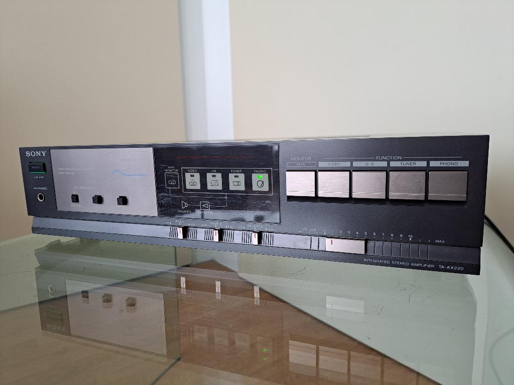 Vintage Sony TA-AX220 Versterker, Audio, Tv en Foto, Versterkers en Receivers, Gebruikt, Ophalen of Verzenden, 60 tot 120 watt
