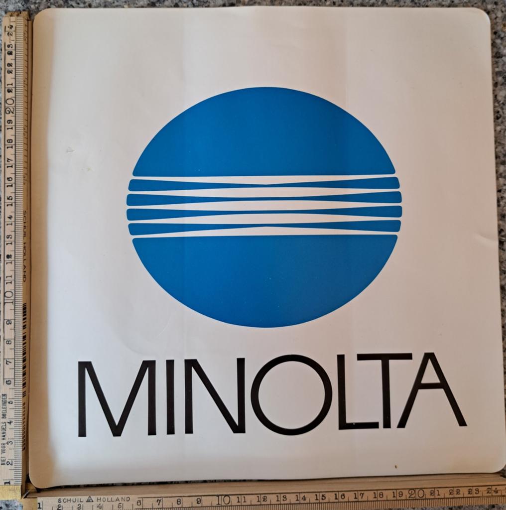 Grote vintage Minolta camera sticker merk logo winkelruit, Verzamelen, Ophalen of Verzenden, Zo goed als nieuw