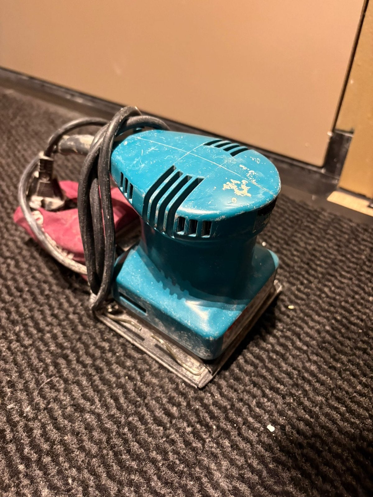 Makita vlak schuurmachine, Ophalen, Zo goed als nieuw, Minder dan 600 watt, Vlakschuurmachine