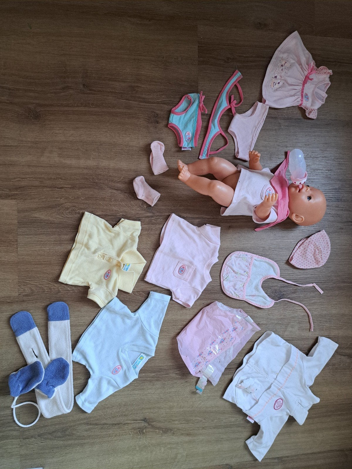 Baby Born pop met uitgebreide kleding- en accessoire set, Kinderen en Baby's, Speelgoed | Poppen, Gebruikt, Babypop, Ophalen
