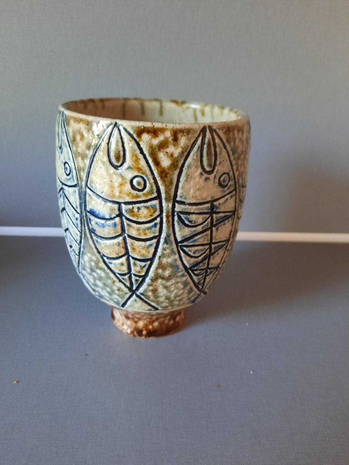 Beesel Unica Draak aardewerk vaasje, gemerkt en genummerd, Antiek en Kunst, Antiek | Vazen, Ophalen of Verzenden