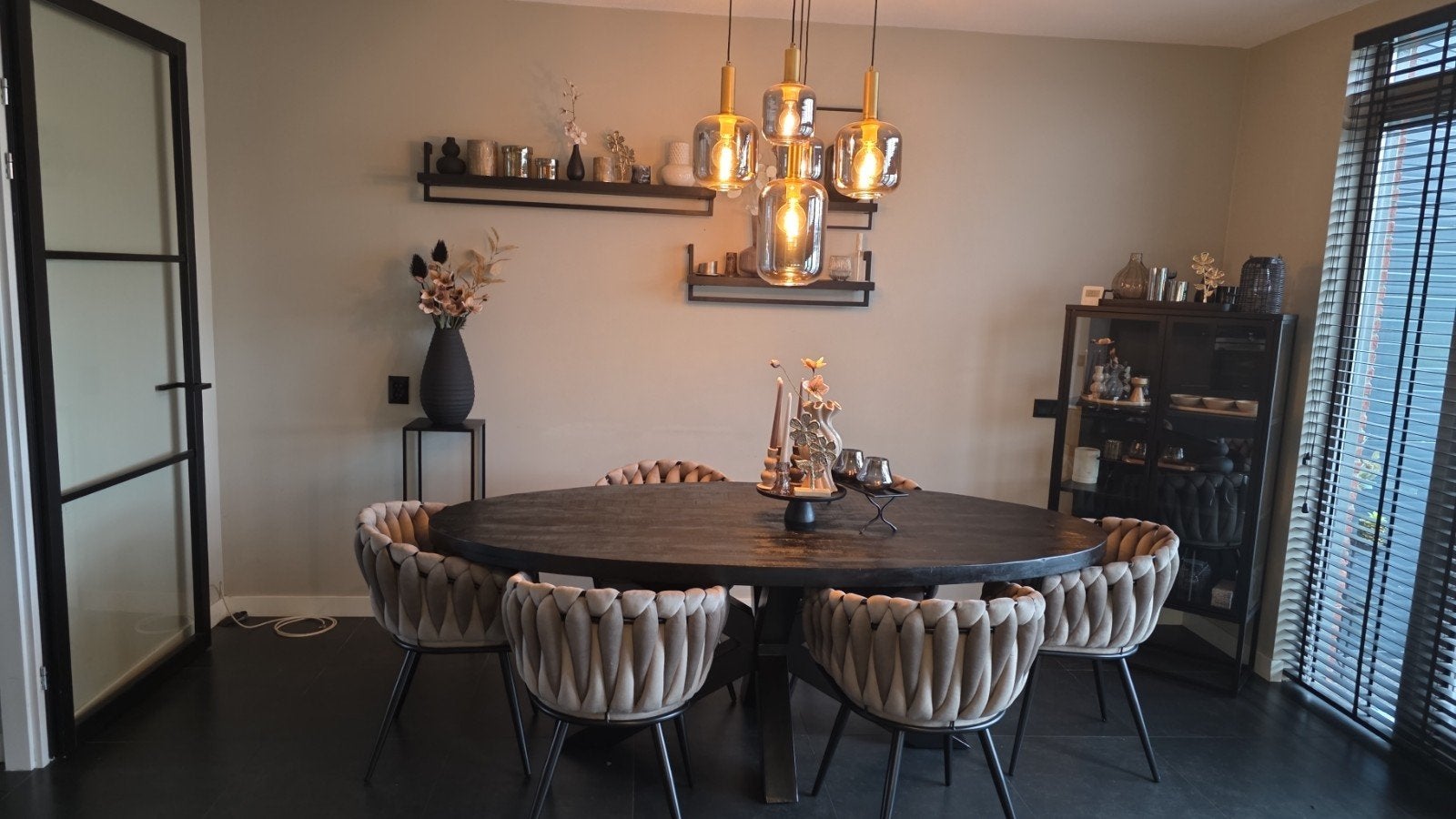 eetafel ovaal zwart, Huis en Inrichting, Tafels | Eettafels, Ophalen of Verzenden, Ovaal, 200 cm of meer, 100 tot 150 cm