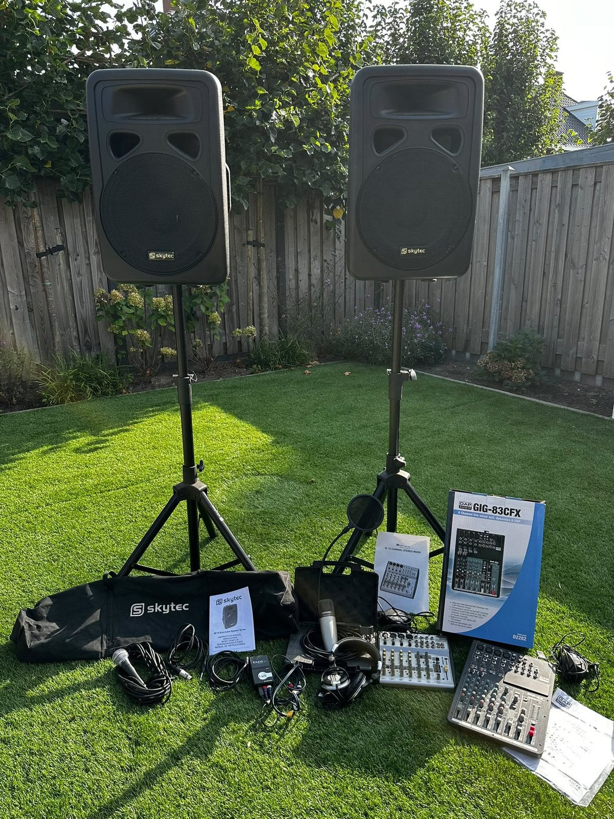Complete PA-set: Skytec speakers, Power Dynamics mixer, micr, Ophalen, Gebruikt