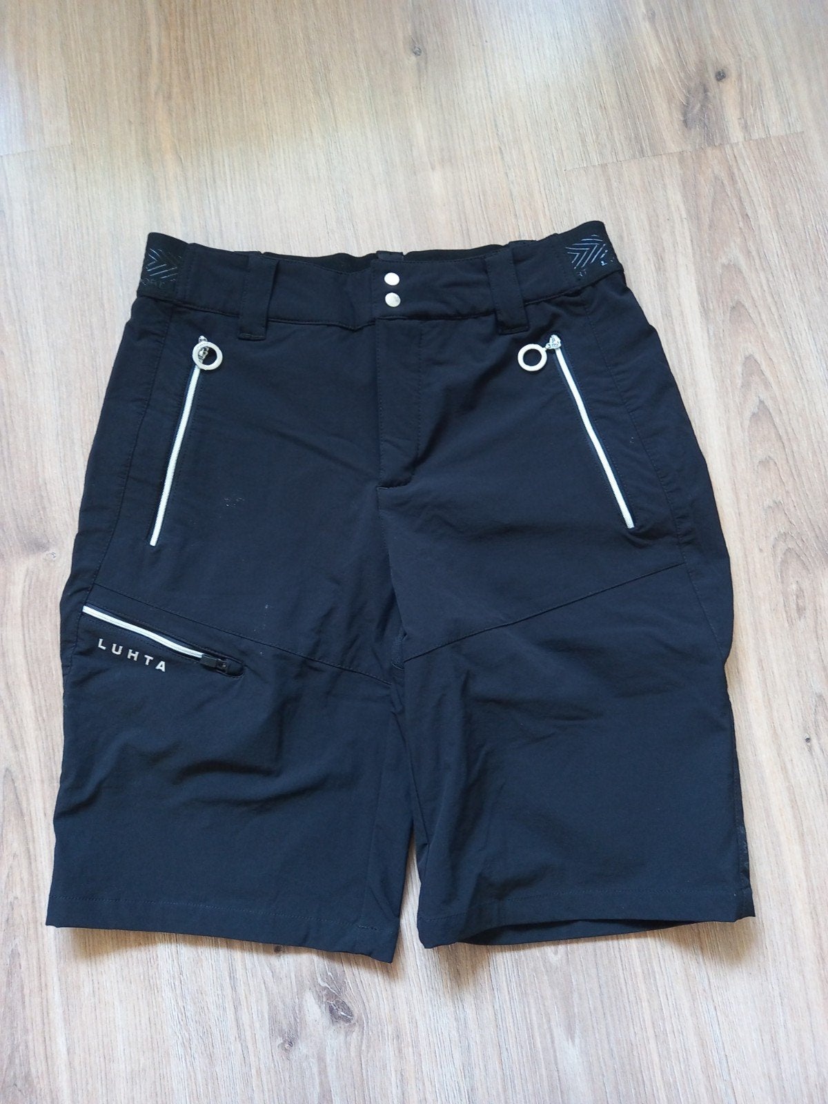 Luhta korte broek maat 36/ S Z.G.A.N zie foto's, Ophalen of Verzenden, Zo goed als nieuw, Kleding