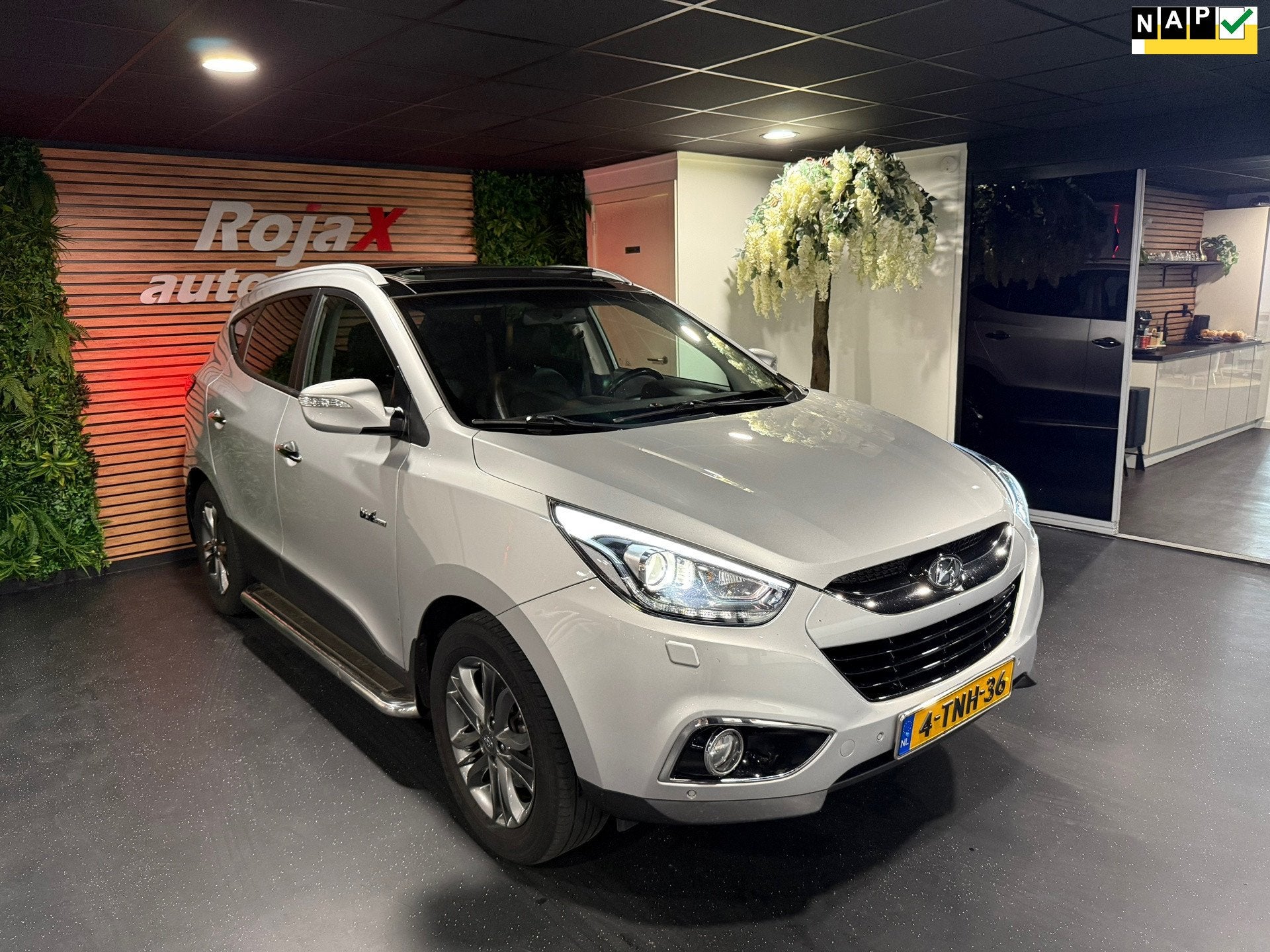 Hyundai Ix35 1.6i GDI i-Catcher PANO - LEDER - NAVI - TREKHA, Auto's, Voorwielaandrijving, Euro 5, 135 pk, 4 cilinders