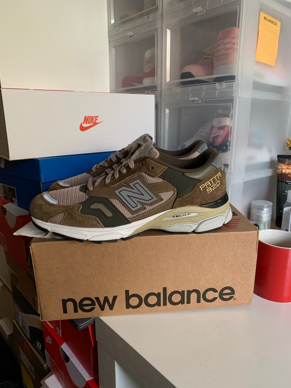 New Balance 920 Patta M920PP Bruin/Groen - Maat 42, Kleding | Heren, Ophalen of Verzenden, Nieuw, Bruin, Sneakers of Gympen