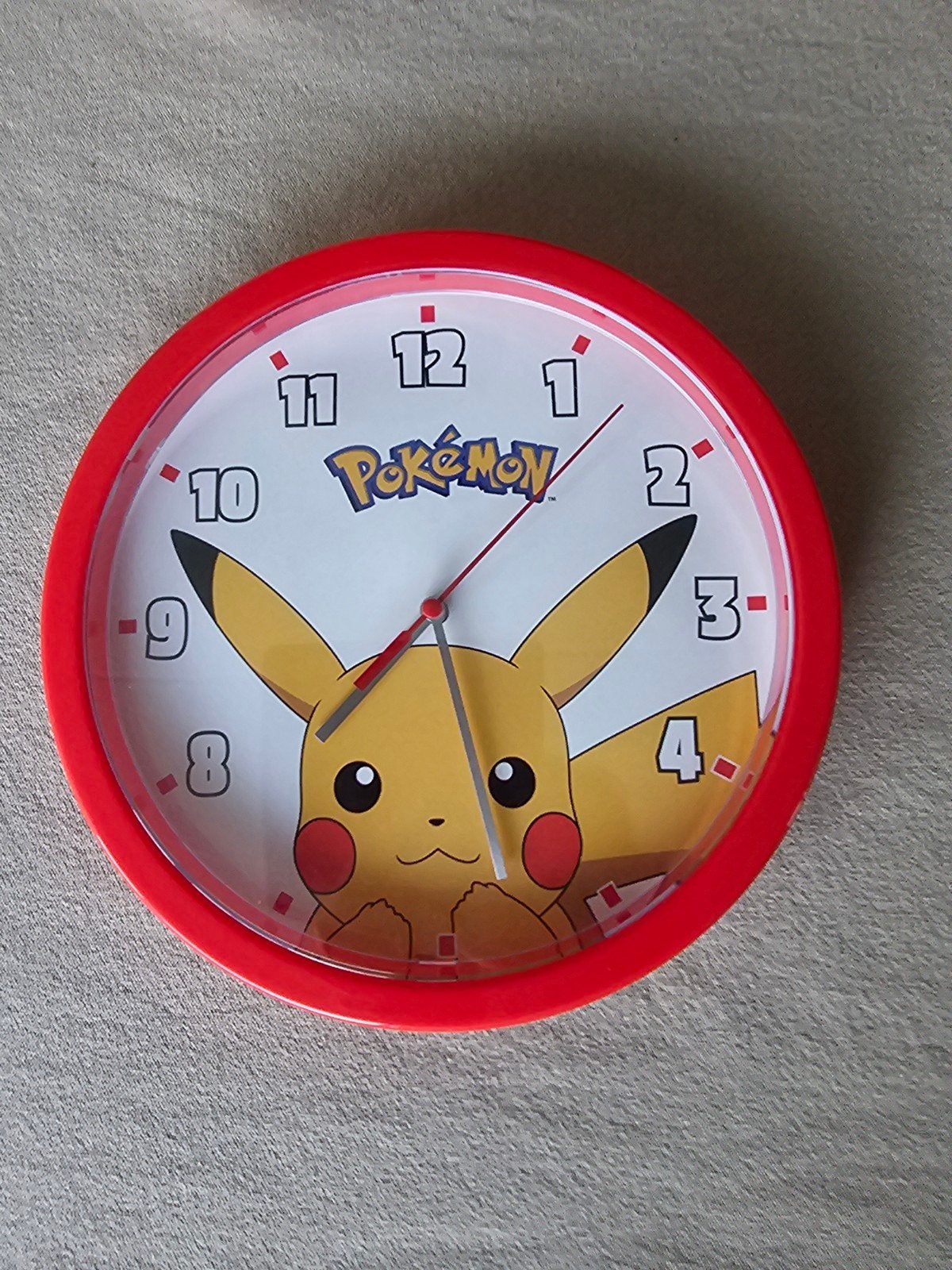 Leuke Pokémon Pikachu wandklok - rood, Ophalen, Zo goed als nieuw
