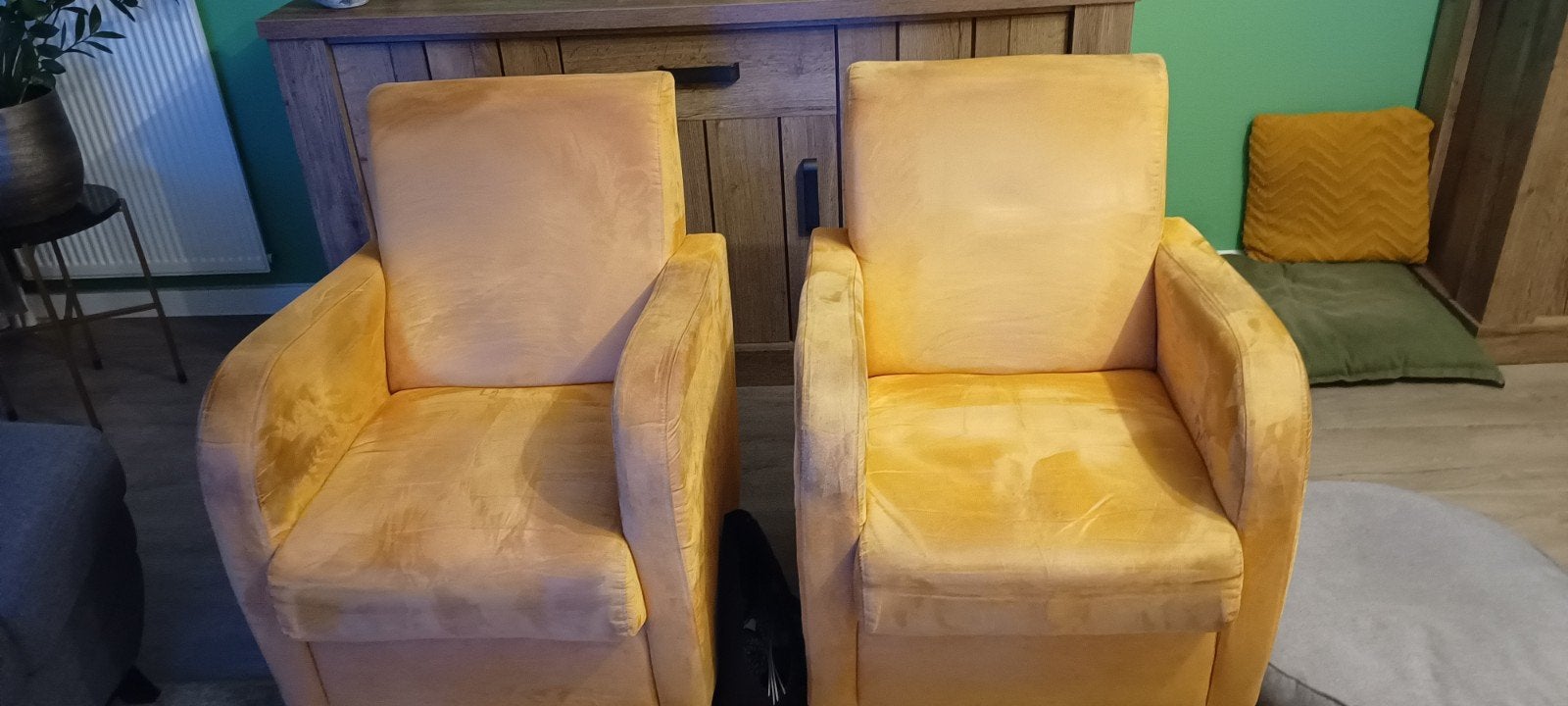 Twee comfortabele gele fauteuils, Huis en Inrichting, Ophalen, Gebruikt, Minder dan 75 cm, 50 tot 75 cm