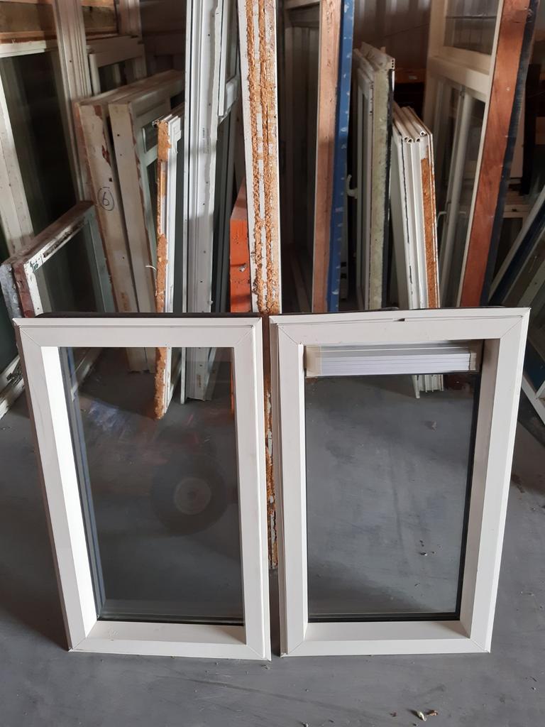 Kunststof kozijnen 590*980, Ophalen, Kunststof, Minder dan 3 meter, Zo goed als nieuw