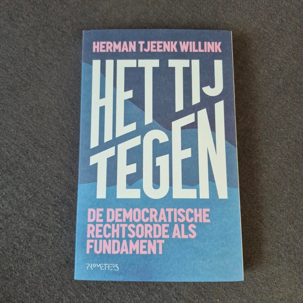 (14)Het Tij Tegen - Herman Tjeenk Willink, Boeken, Ophalen of Verzenden, Nieuw