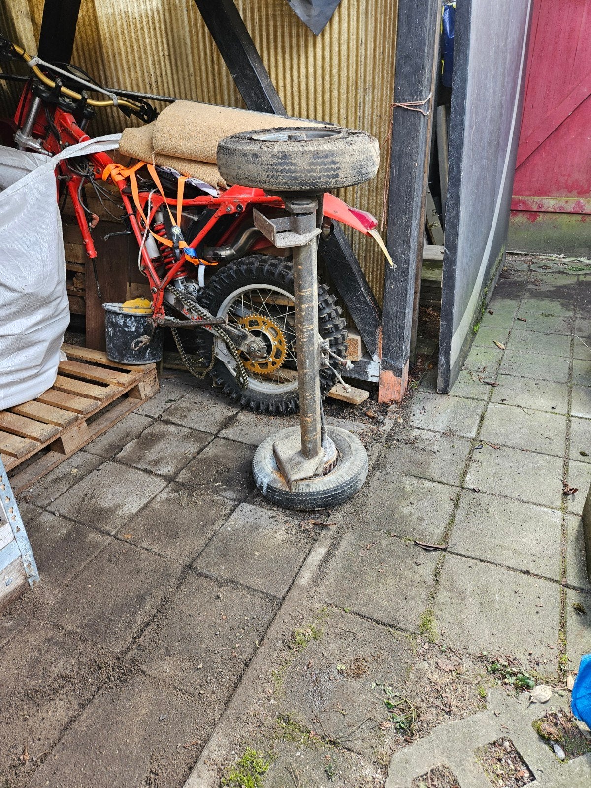 Geremde Aanhangeras met Wielen, trekarm en steunwiel., Ophalen, Gebruikt, Universele onderdelen