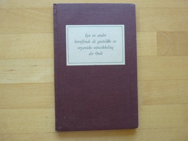 Een en ander betreffende de geestelijke en organieke, Ophalen of Verzenden, Zo goed als nieuw, Spiritualiteit algemeen, Overige typen