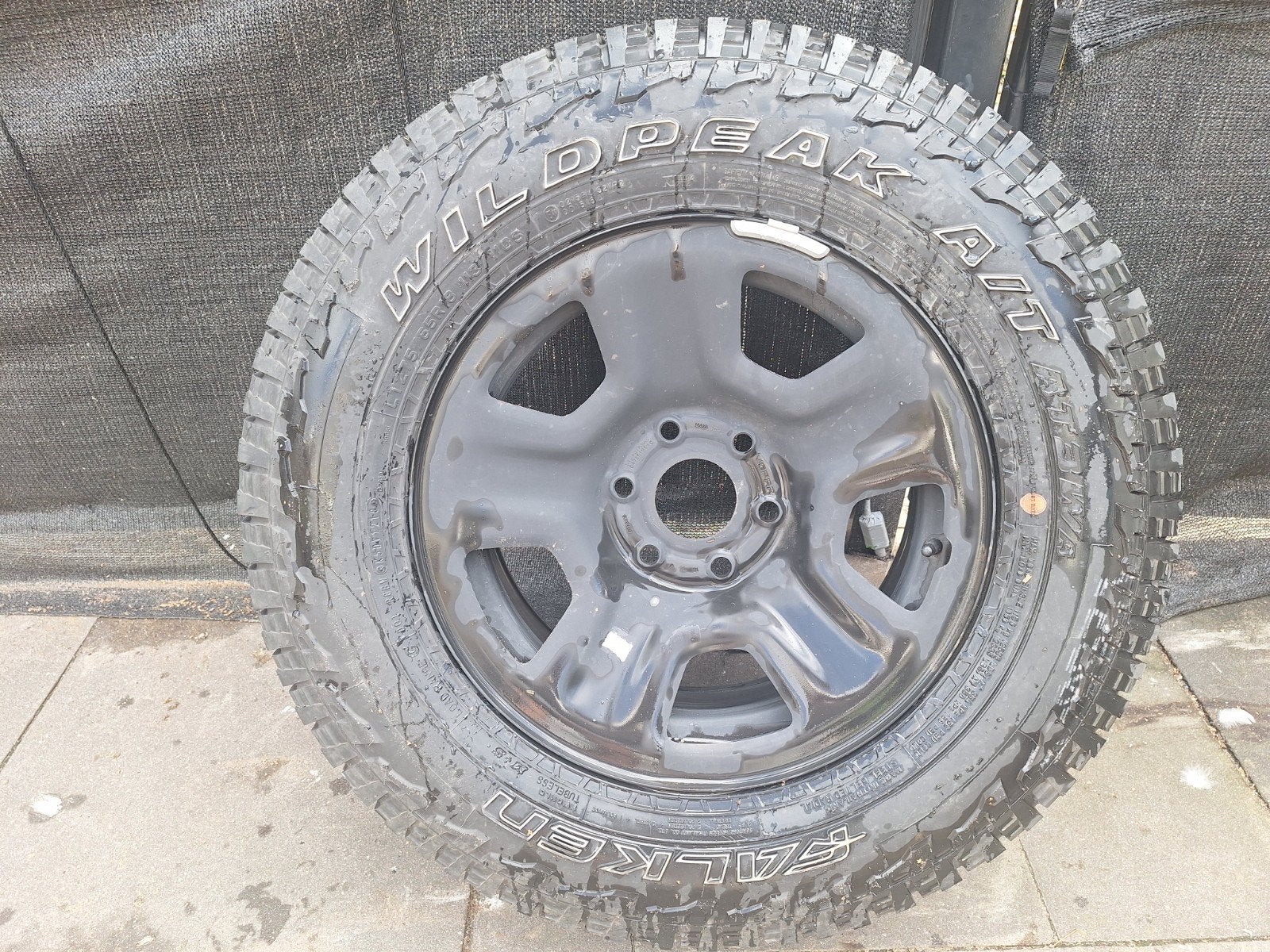 Ram 1500 DT reservewiel met Falken A/T LT 275 65 r18, Auto-onderdelen, Ophalen, Nieuw, Mitsubishi