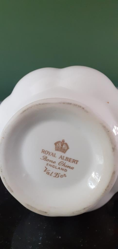 Royal Albert Val D'Or Bone China - Elegant Servies, Antiek en Kunst, Antiek | Porselein, Ophalen