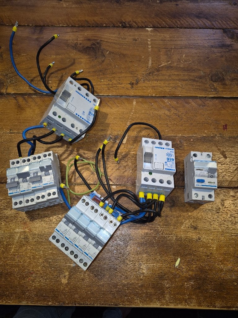 Hager installatieautomaten, aardlekschakelaars, Complete set, Ophalen, Gebruikt, Hager, Installatieautomaat
