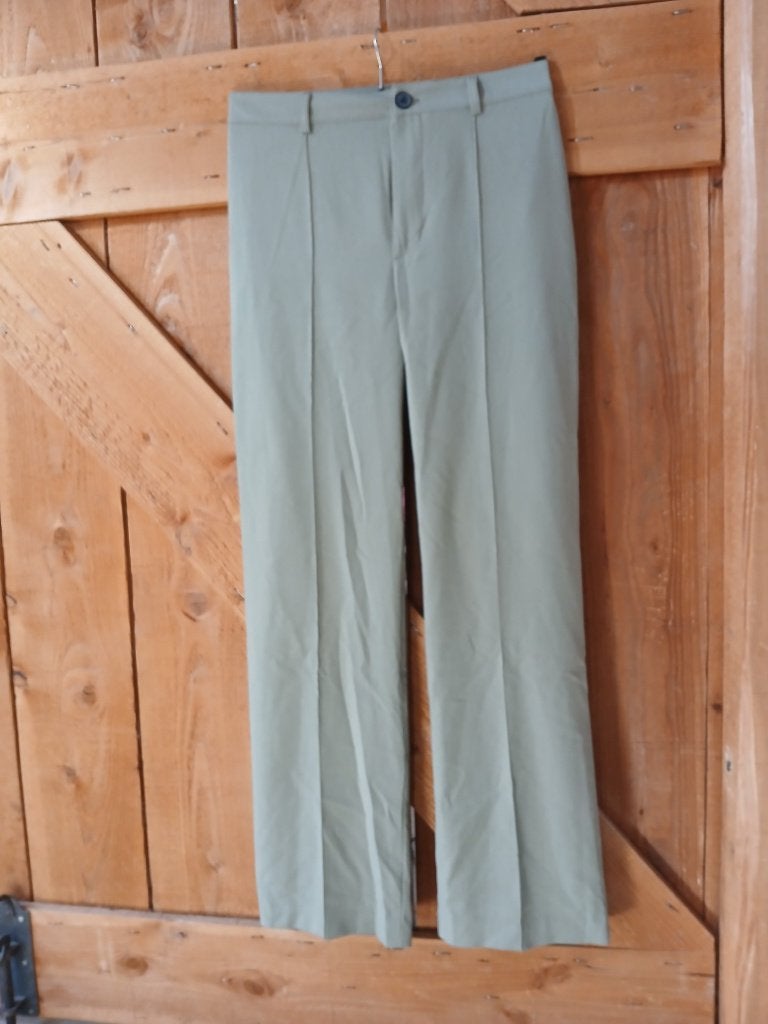 Pull & Bear pantalon - groen - z.g.a.n. - maat L (40), Maat 38/40 (M), Ophalen of Verzenden, Zo goed als nieuw, Lang