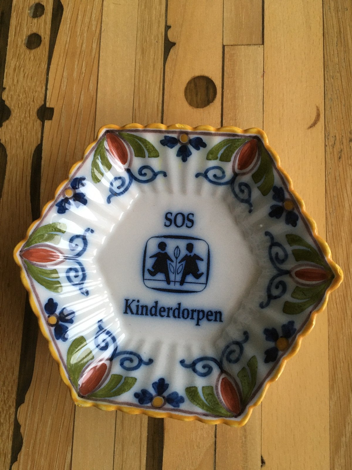Makkum wandbord SOS kinderdorpen, Ophalen of Verzenden