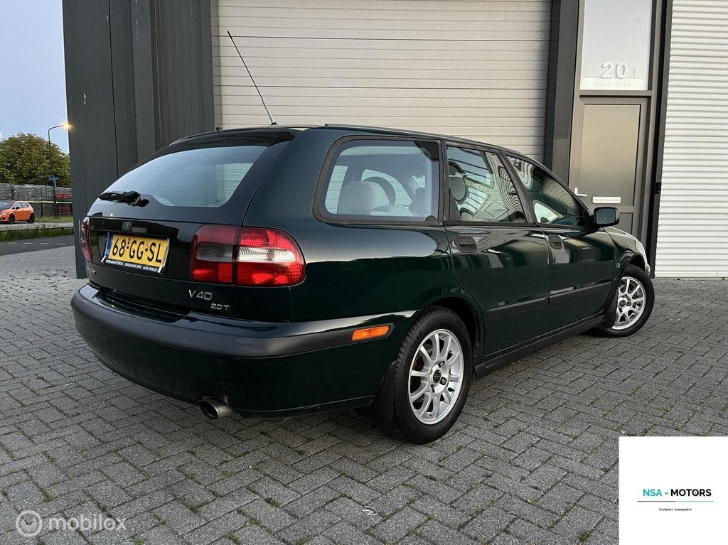 Volvo V40 2.0 T Dynamic|STLVRM|AIRC|CRUIS|, Auto's, Volvo, Gebruikt, 1948 cc, 4 cilinders, Origineel Nederlands