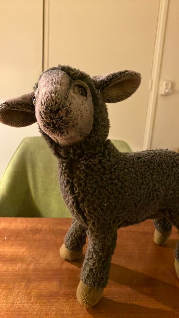 Donker grijs zacht schaap / lam staand buigpoten lam, Kinderen en Baby's, Speelgoed | Knuffels en Pluche, Ophalen of Verzenden