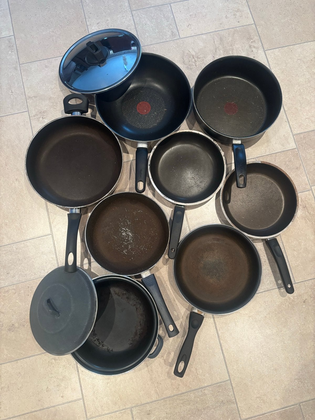 Grote partij gebruikte pannen - diverse soorten en maten, Koekenpan, Antiaanbaklaag, Aluminium, Ophalen of Verzenden
