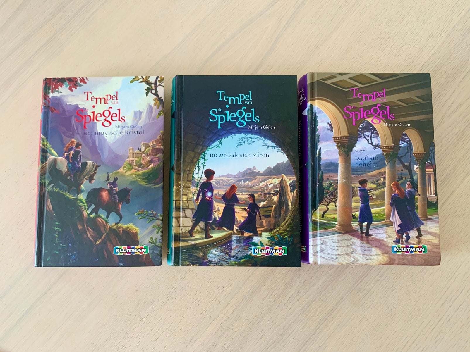 De tempel van de spiegels 3 Delen Hardcover M.Gielen, Ophalen of Verzenden, Gelezen