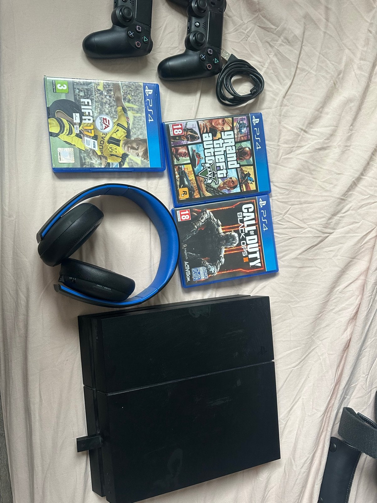 PlayStation 4 500gb met 2 controllers, headset en 3 games, Ophalen, Met 2 controllers, Original, 500 GB