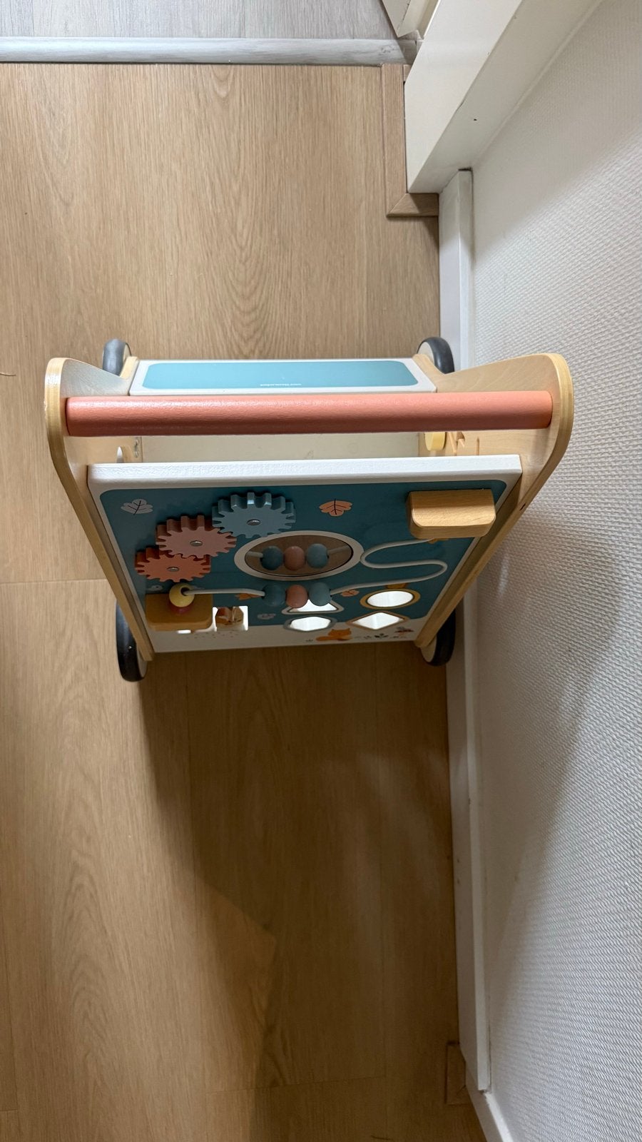Houten loopwagen met activiteitenpaneel - Vertbaudet, Kinderen en Baby's, Ophalen, Zo goed als nieuw, Overige typen, Met wieltjes