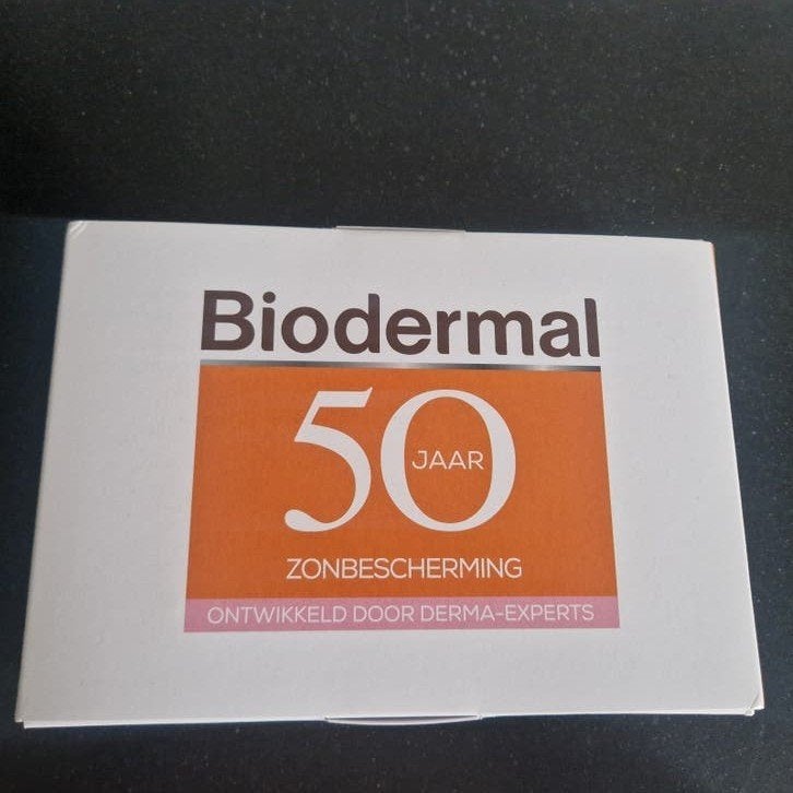 Nieuw Biodermal Zonnebescherming 50 jaar ongeopend pakketje, Ophalen of Verzenden, Nieuw, Zonnebrand of After Sun