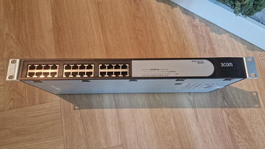 3Com Baseline Switch 2824 - 24-poorts Ethernet Switch, Computers en Software, Netwerk switches, Ophalen of Verzenden
