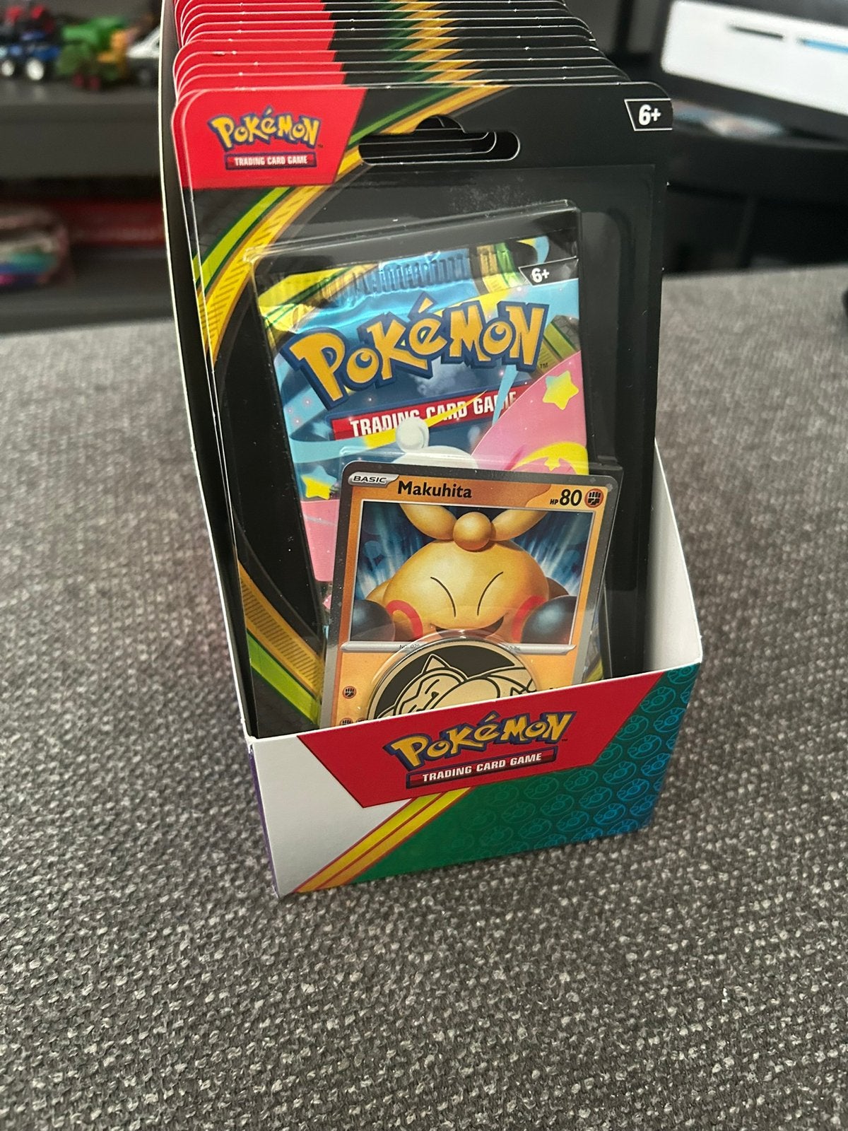 Pokemon Perfect order blister Makuhita, Ophalen of Verzenden, Zo goed als nieuw