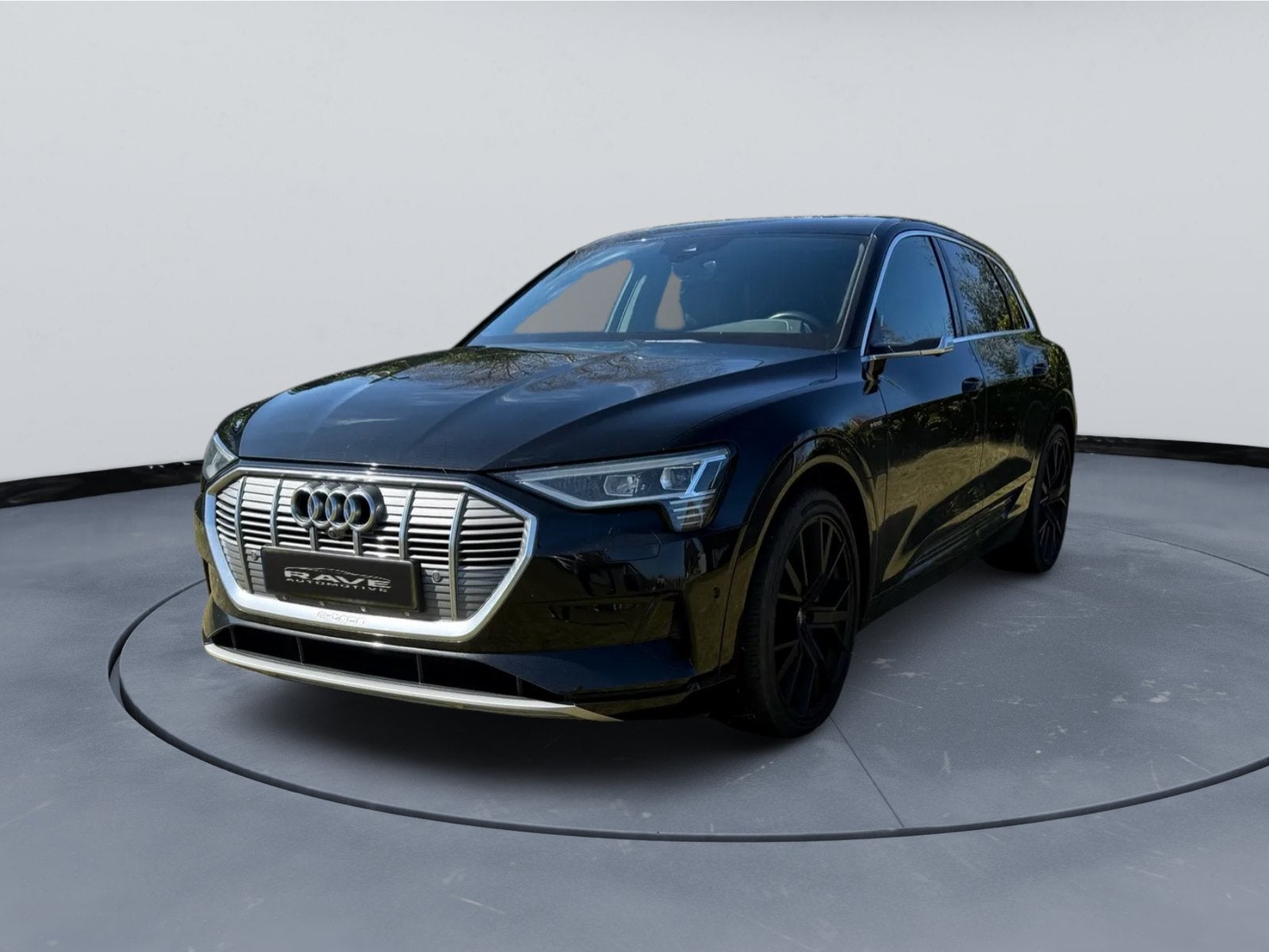 Audi e-tron 55 Quattro 2019 Zwart, Automaat, 131 €/maand, 1800 kg, Zwart