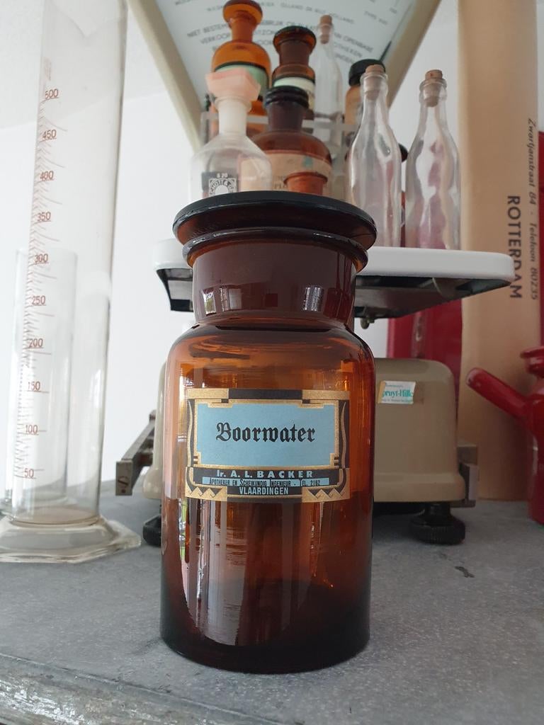 Antieke grote 500 ML apothekersfles Boorwater Vlaardingen, Antiek en Kunst, Antiek | Glas en Kristal, Ophalen of Verzenden