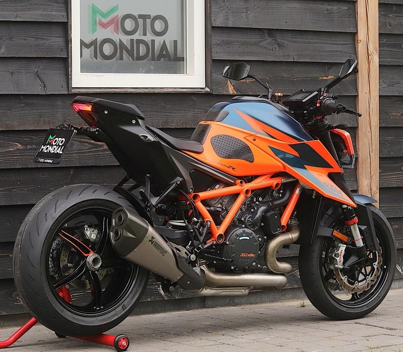 KTM 1290 SUPER DUKE R (bj 2022) Akrapovic, 2 cilinders, KTM, Motorrijbewijs A, Bedrijf