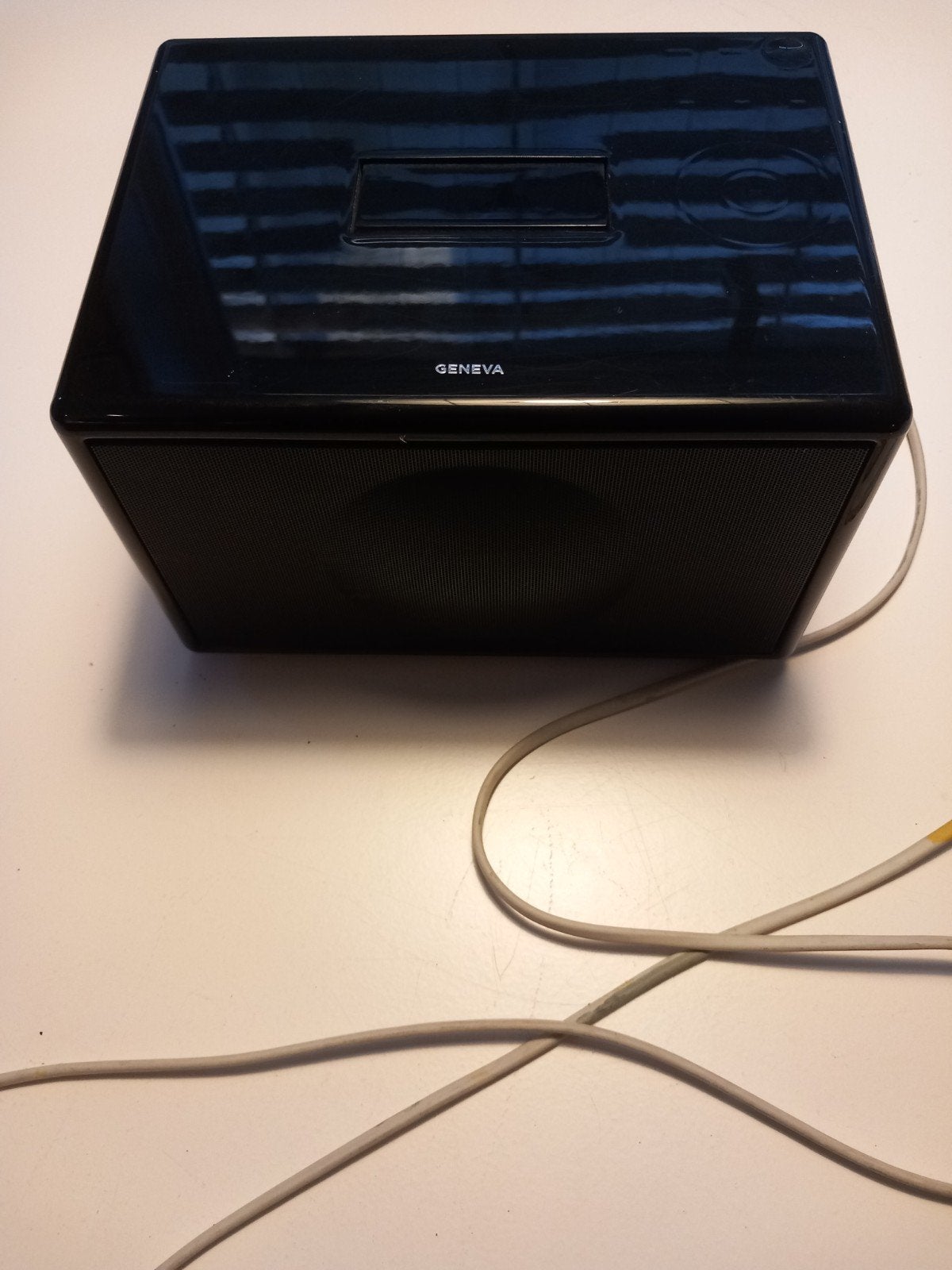 Geneva Sound System Model S iPod Dock - Zwart, Ophalen