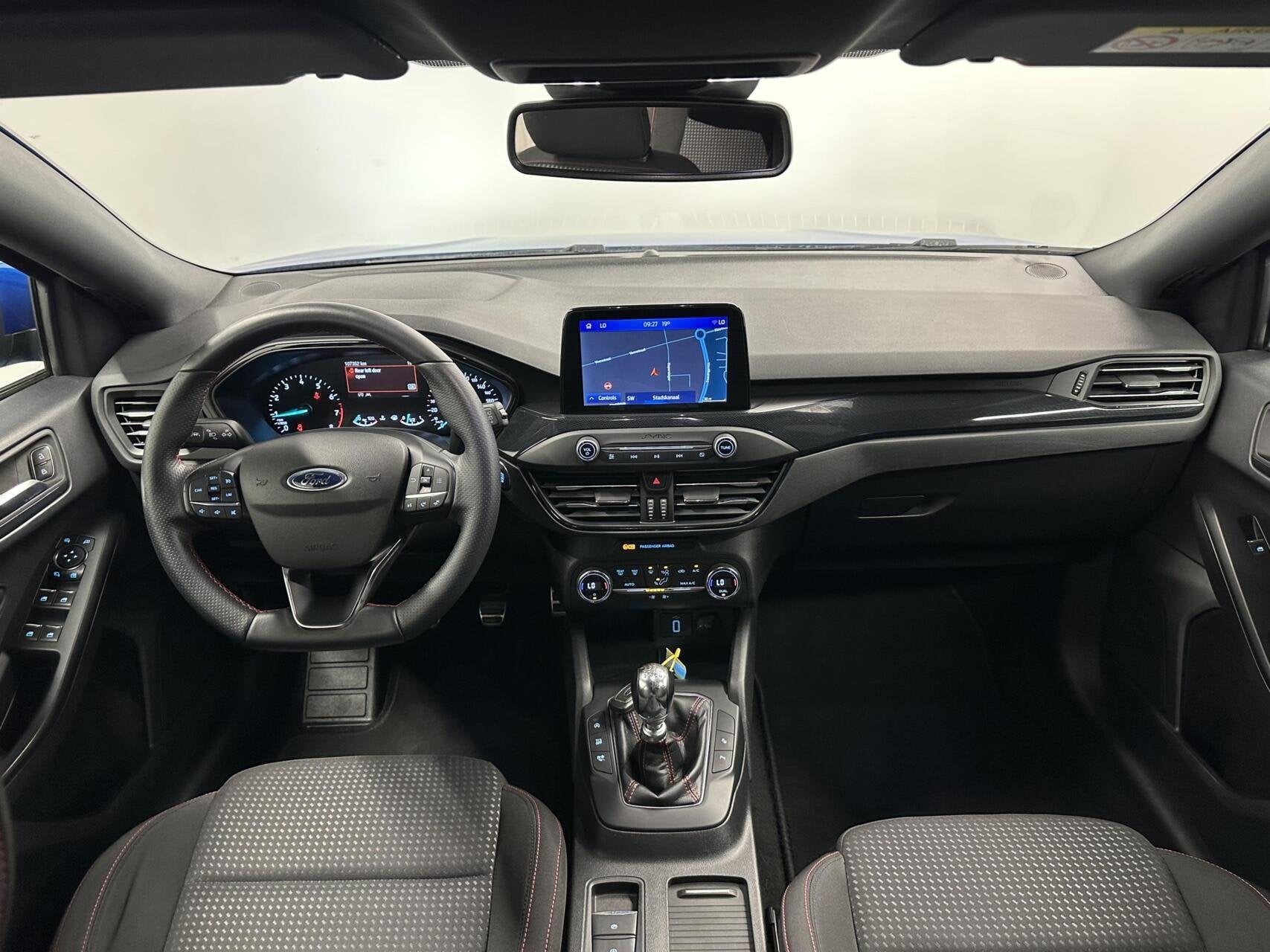 Ford Focus 1.0 EcoBoost ST Line Business CARPLAY NAVI CRUISE, Auto's, Gebruikt, Met garantie (alle), Blauw, Origineel Nederlands
